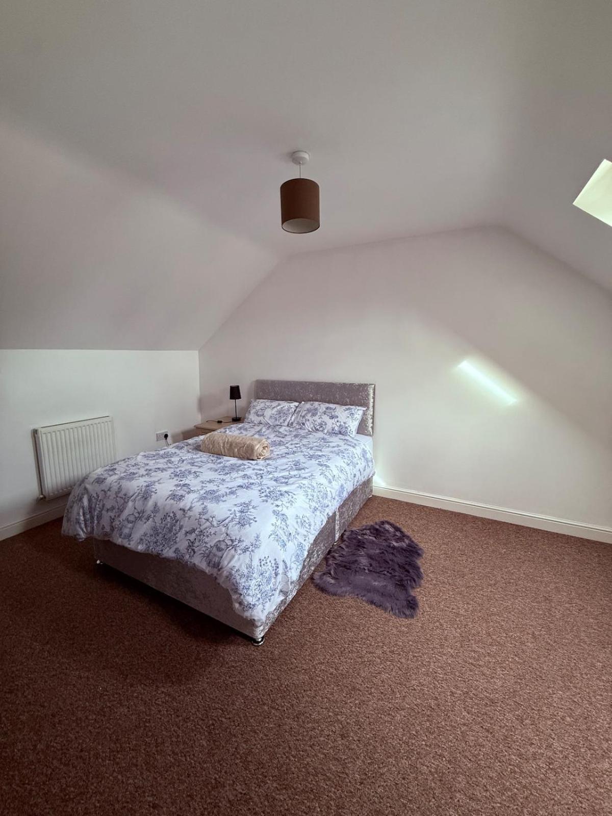 Beautiful Park View Town House *